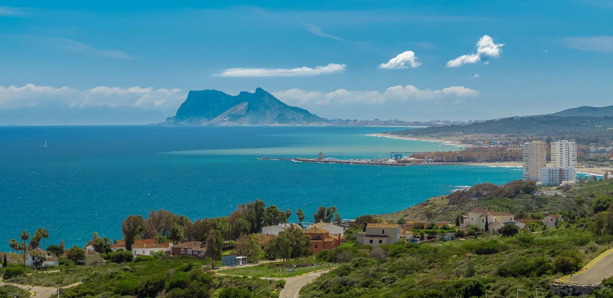 2055-Superb 2Bedrooms Apt, Gibraltar And Sea View Манилва Екстериор снимка